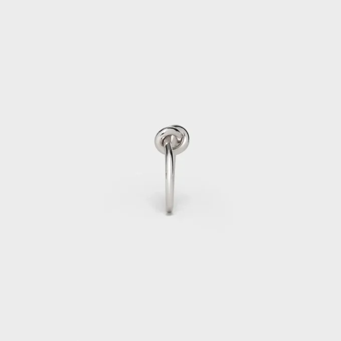 Anillo Knot en latón con acabado de rodio Anillo Knot en latón con acabado de rodio