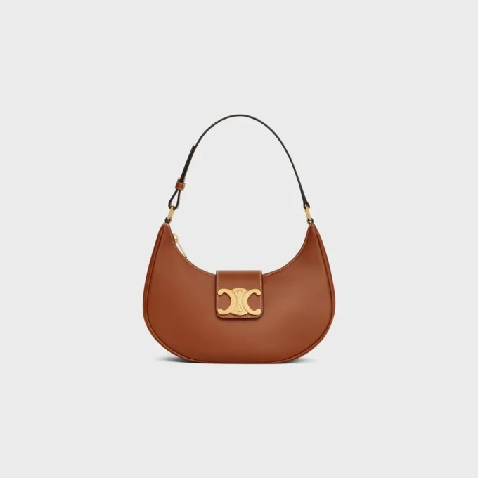 Bolso Ava Triomphe mediano en piel de becerro lisa Bolso Ava Triomphe mediano en piel de becerro lisa