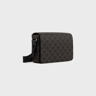 Bolso bandolera con solapa en Triomphe Canvas y piel de becerro