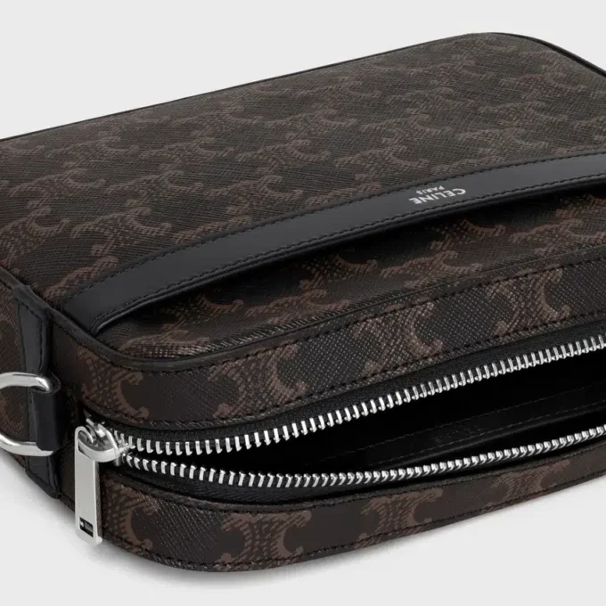 Bolso bandolera pequeño en Triomphe Canvas y piel de becerro