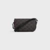 Bolso bandolera pequeño Triomphe en Triomphe Canvas y piel de becerro