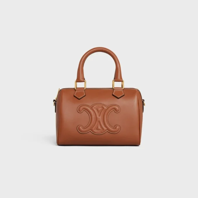 Bolso Boston pequeño en piel de becerro lisa Bolso Boston pequeño en piel de becerro lisa