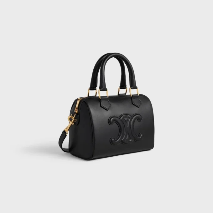 Bolso Boston pequeño en piel de becerro lisa Bolso Boston pequeño en piel de becerro lisa