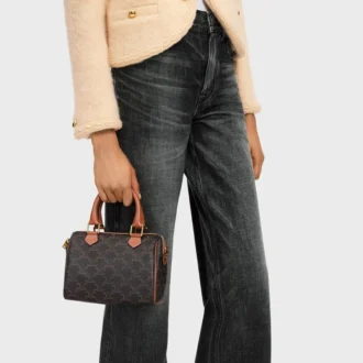 Bolso Boston pequeño en Triomphe Canvas y piel de becerro