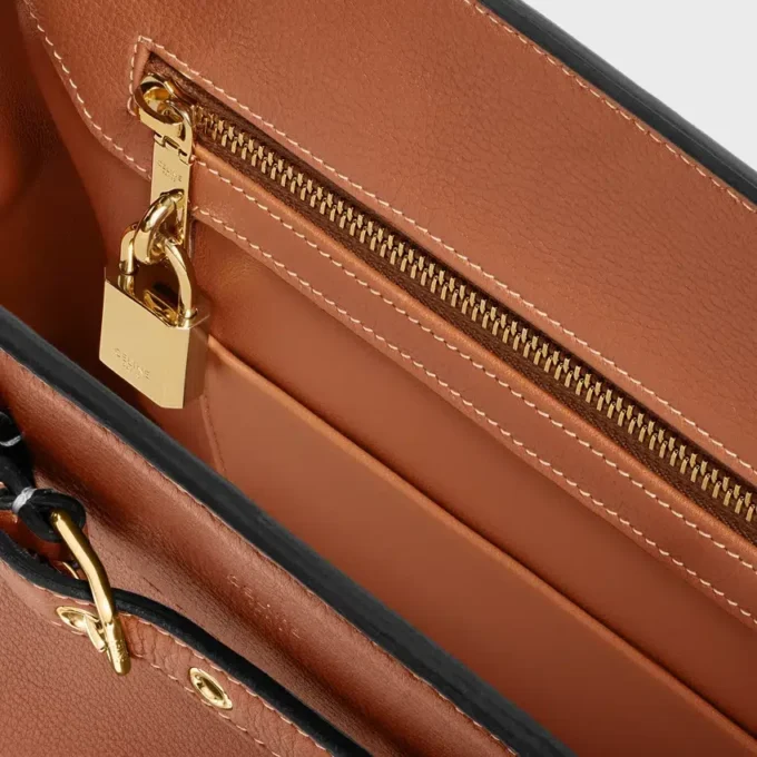 Bolso CELINE Conti en piel de becerro granulada y flexible Bolso CELINE Conti en piel de becerro granulada y flexible