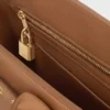 Bolso CELINE Conti en piel de becerro granulada y flexible Bolso CELINE Conti en piel de becerro granulada y flexible
