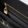 Bolso CELINE Conti en piel de becerro granulada y flexible Bolso CELINE Conti en piel de becerro granulada y flexible
