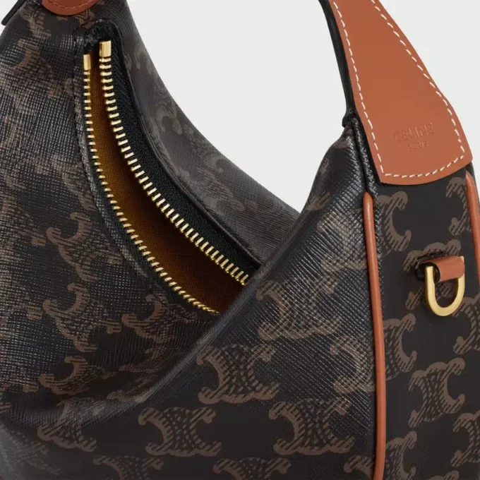 Bolso Celine Lulu para adolescente en Triomphe Canvas y piel de becerro Bolso Celine Lulu para adolescente en Triomphe Canvas y piel de becerro