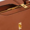 Bolso Classique 16 en piel de becerro natural Bolso Classique 16 en piel de becerro natural