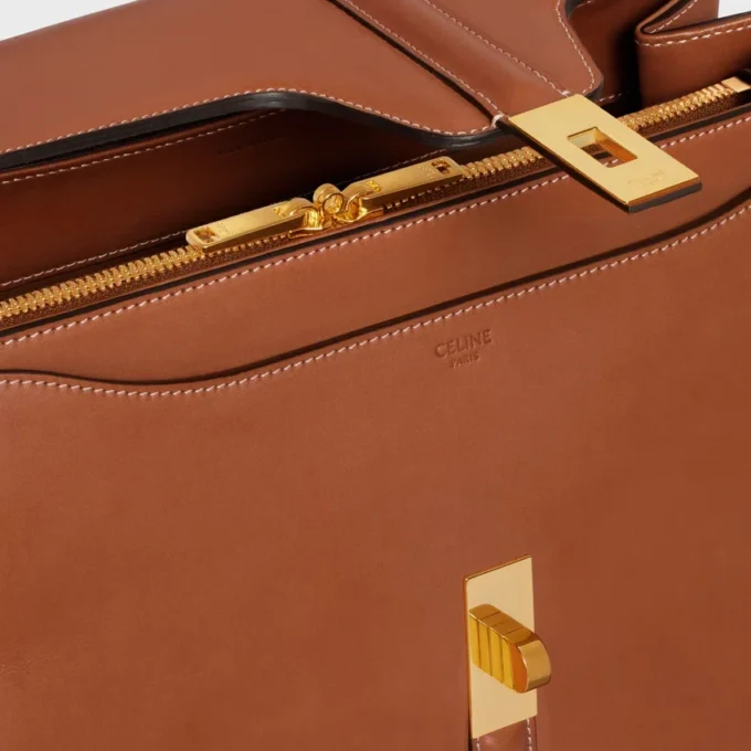 Bolso Classique 16 en piel de becerro natural Bolso Classique 16 en piel de becerro natural