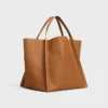 Bolso cubo mediano en piel de becerro flexible Bolso cubo mediano en piel de becerro flexible