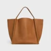 Bolso cubo mediano en piel de becerro flexible Bolso cubo mediano en piel de becerro flexible