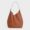 Bolso Hobo grande en piel de becerro natural flexible Bolso Hobo grande en piel de becerro natural flexible