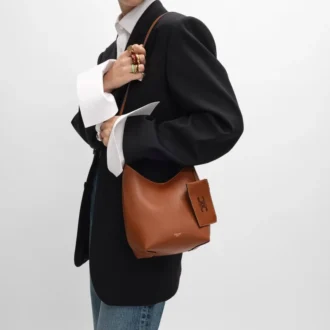 Bolso Hobo pequeño en piel de becerro lisa y flexible