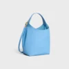 Bolso Hobo pequeño en piel de becerro lisa y flexible Bolso Hobo pequeño en piel de becerro lisa y flexible