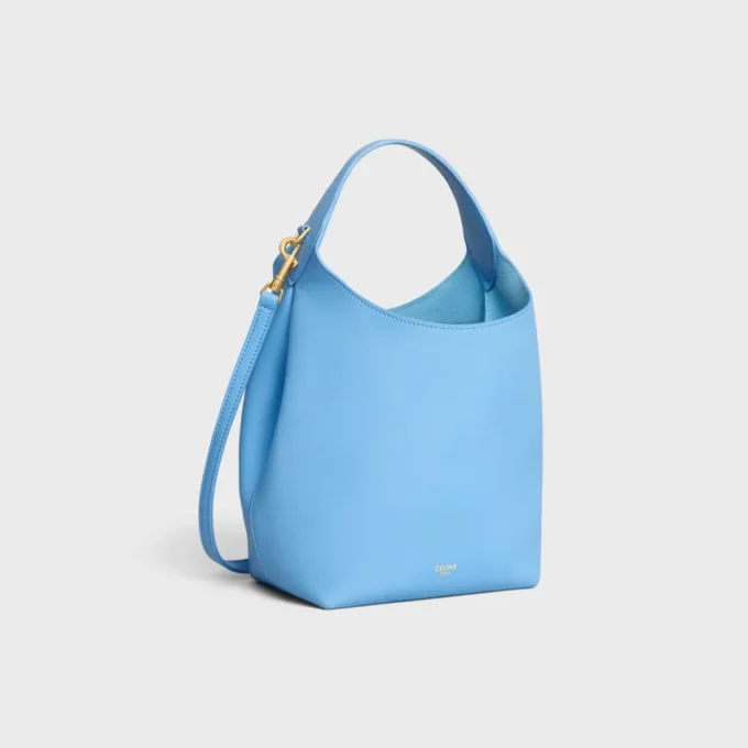 Bolso Hobo pequeño en piel de becerro lisa y flexible Bolso Hobo pequeño en piel de becerro lisa y flexible