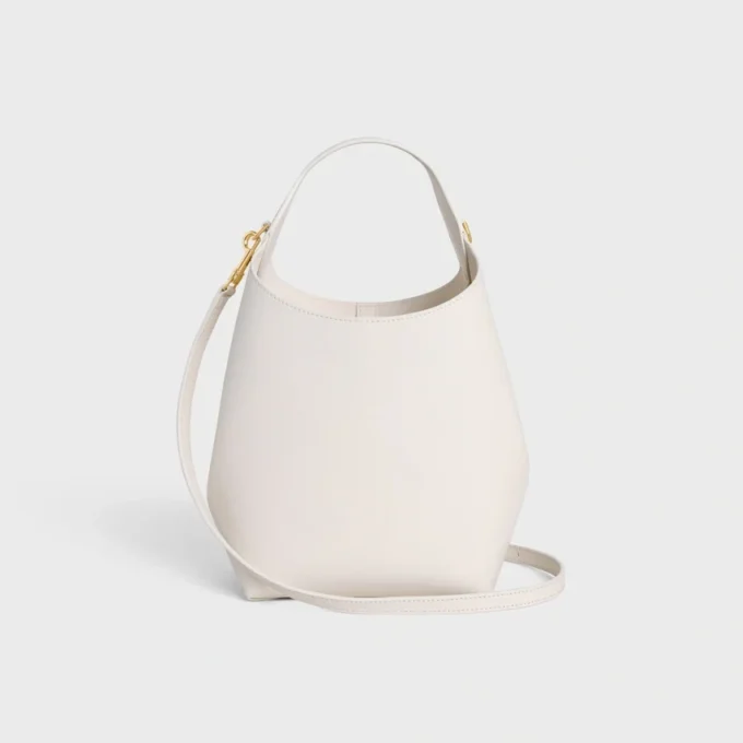Bolso Hobo pequeño en piel de becerro lisa y flexible Bolso Hobo pequeño en piel de becerro lisa y flexible