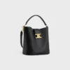 Bolso Louise mediano tipo cubo en piel de becerro lisa Bolso Louise mediano tipo cubo en piel de becerro lisa