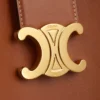 Bolso Louise mediano tipo cubo en piel de becerro lisa Bolso Louise mediano tipo cubo en piel de becerro lisa