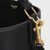 Bolso Louise mediano tipo cubo en piel de becerro lisa Bolso Louise mediano tipo cubo en piel de becerro lisa