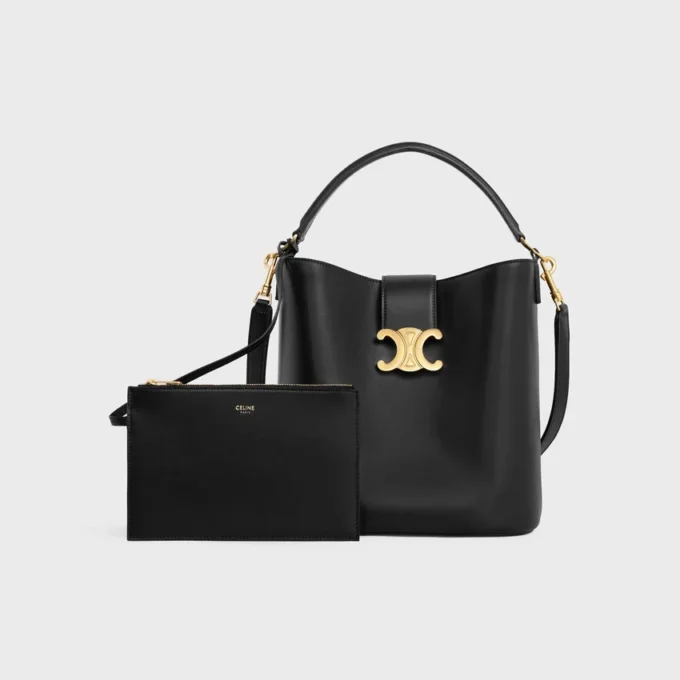 Bolso Louise mediano tipo cubo en piel de becerro lisa Bolso Louise mediano tipo cubo en piel de becerro lisa