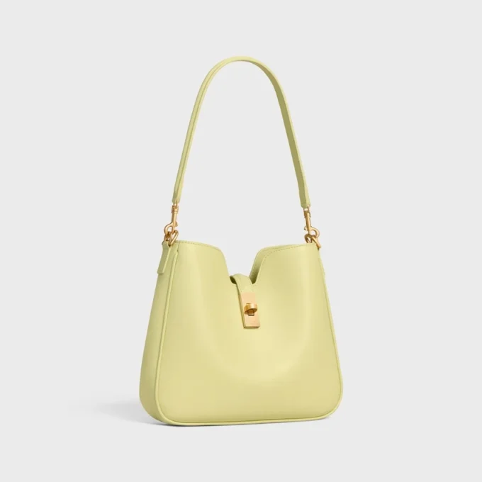 Bolso pequeño Camille Soft 16 en piel de becerro lisa Bolso pequeño Camille Soft 16 en piel de becerro lisa