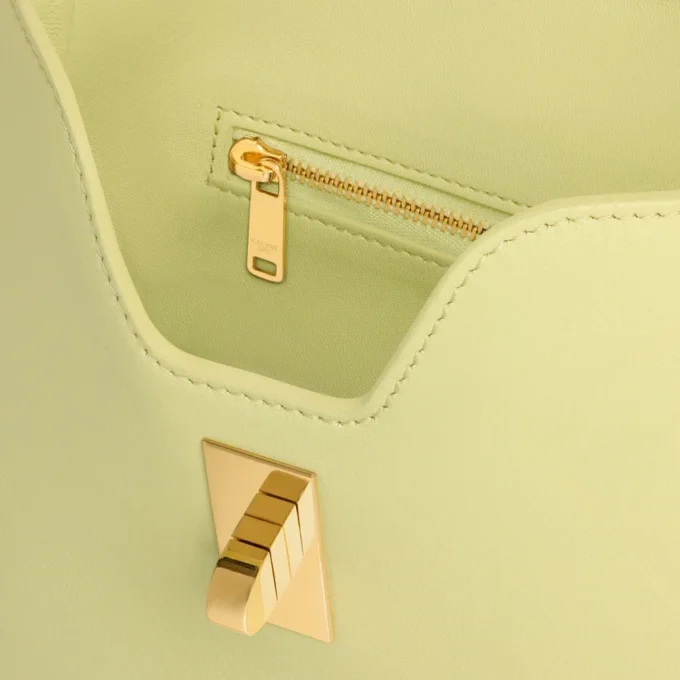 Bolso pequeño Camille Soft 16 en piel de becerro lisa Bolso pequeño Camille Soft 16 en piel de becerro lisa