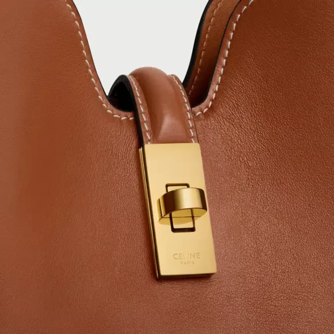Bolso pequeño Camille Soft 16 en piel de becerro lisa Bolso pequeño Camille Soft 16 en piel de becerro lisa