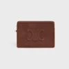 Bolso pequeño con correa Cuir Triomphe en piel de becerro granulada Bolso pequeño con correa Cuir Triomphe en piel de becerro granulada