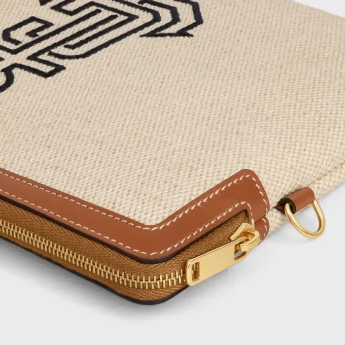 Bolso pequeño con correa de tejido con bordado de anclas y piel de becerro Bolso pequeño con correa de tejido con bordado de anclas y piel de becerro