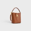 Bolso pequeño Louise de piel de becerro lisa Bolso pequeño Louise de piel de becerro lisa