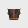 Bolso pequeño tipo cubo en Triomphe Canvas y piel de becerro
