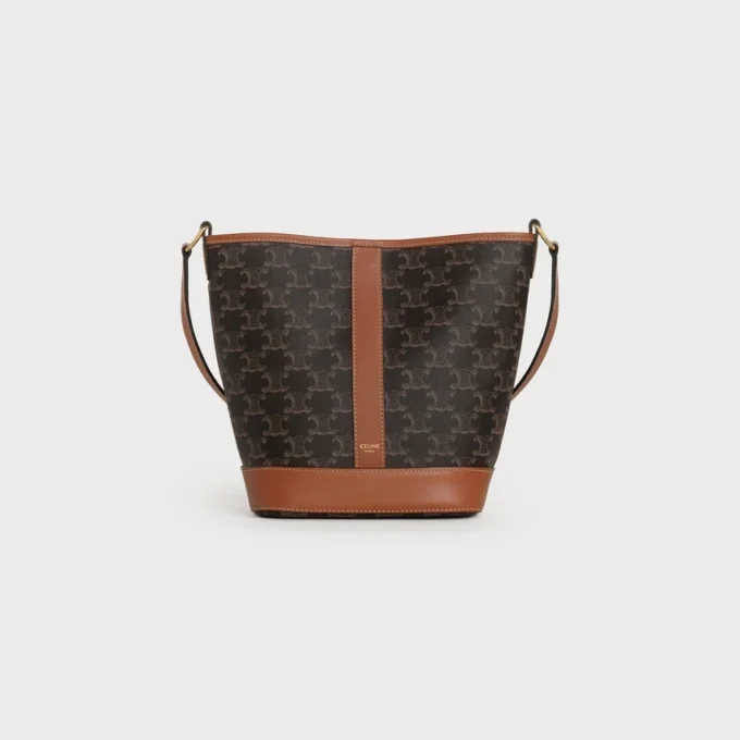 Bolso pequeño tipo cubo en Triomphe Canvas y piel de becerro