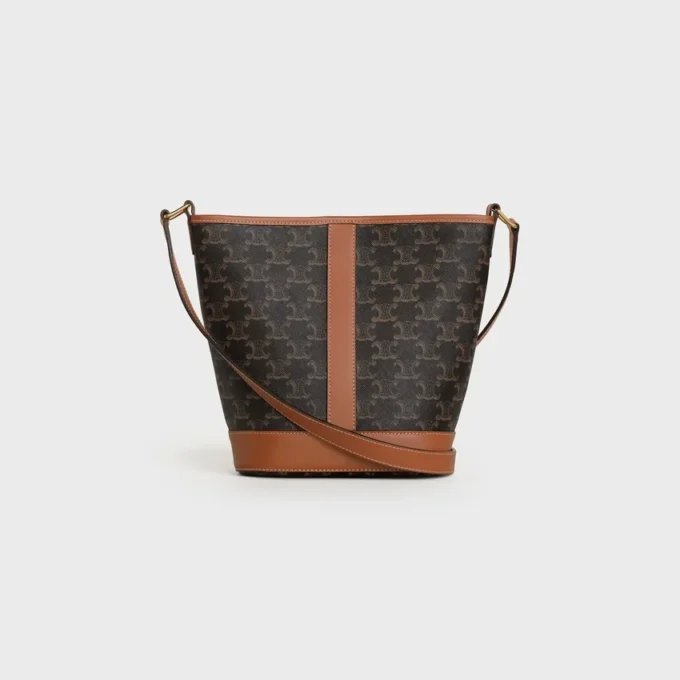 Bolso pequeño tipo cubo en Triomphe Canvas y piel de becerro