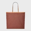Bolso shopper grande y plano en Triomphe Canvas Bolso shopper grande y plano en Triomphe Canvas