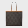 Bolso shopper grande y plano en Triomphe Canvas Bolso shopper grande y plano en Triomphe Canvas