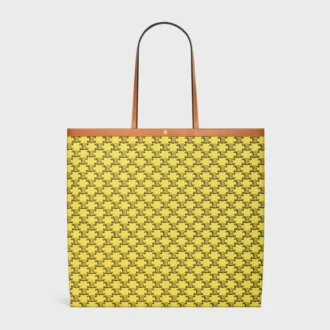 Bolso shopper grande y plano en Triomphe Canvas