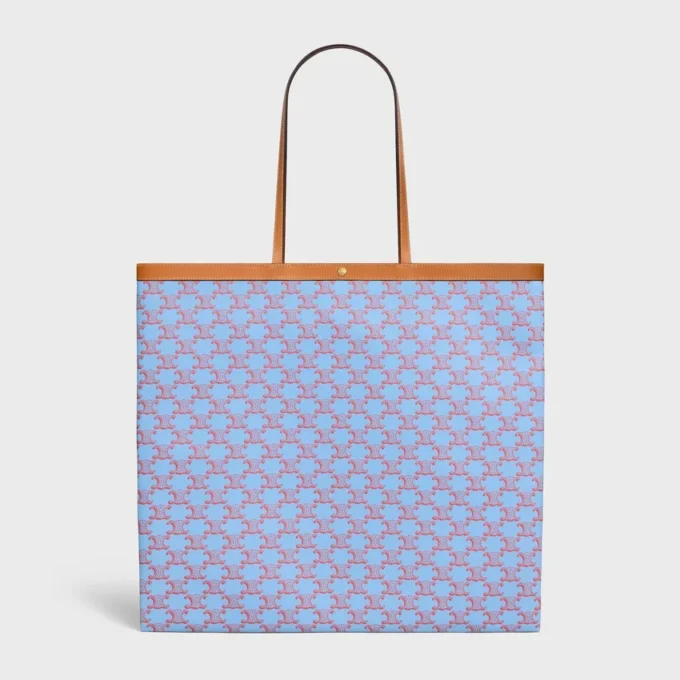 Bolso shopper grande y plano en Triomphe Canvas Bolso shopper grande y plano en Triomphe Canvas