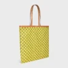 Bolso shopper grande y plano en Triomphe Canvas Bolso shopper grande y plano en Triomphe Canvas