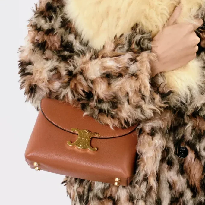 Bolso Teen Nino en piel de becerro granulada y flexible