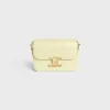 Bolso Teen Triomphe en piel de becerro brillante Bolso Teen Triomphe en piel de becerro brillante