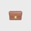 Bolso Teen Triomphe en piel de becerro brillante Bolso Teen Triomphe en piel de becerro brillante