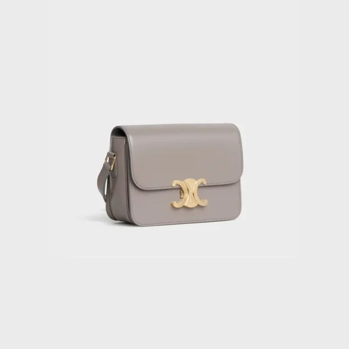 Bolso Teen Triomphe en piel de becerro brillante Bolso Teen Triomphe en piel de becerro brillante