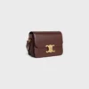 Bolso Teen Triomphe en piel de becerro brillante Bolso Teen Triomphe en piel de becerro brillante