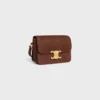 Bolso Teen Triomphe en piel de becerro nobuk granulada Bolso Teen Triomphe en piel de becerro nobuk granulada