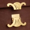 Bolso Teen Triomphe en piel de becerro nobuk granulada Bolso Teen Triomphe en piel de becerro nobuk granulada