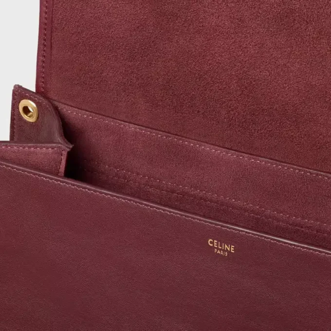 Bolso Triomphe Besace suave en piel de cordero flexible y brillante Bolso Triomphe Besace suave en piel de cordero flexible y brillante