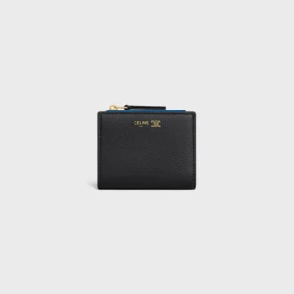 Cartera compacta con estampado Triomphe en piel de becerro granulada y flexible