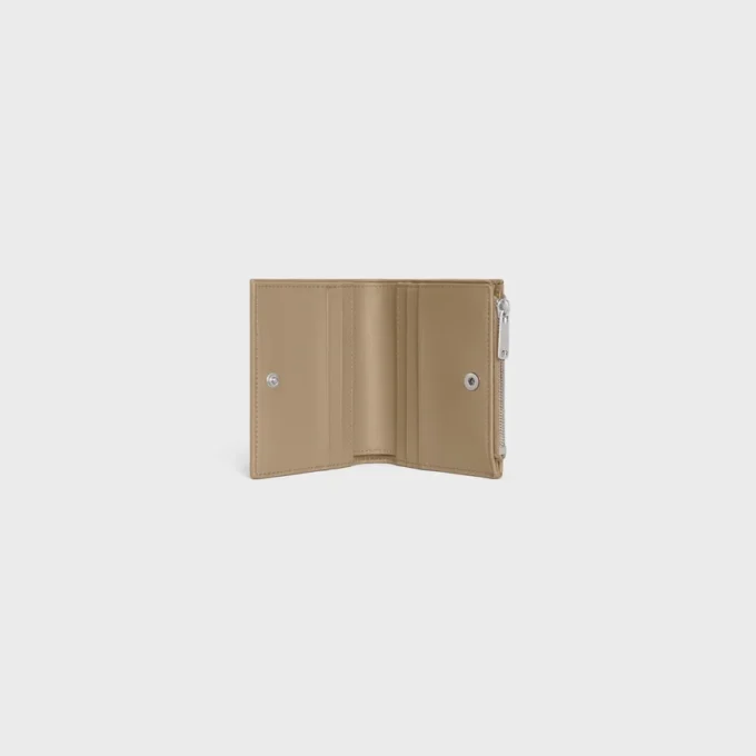 Cartera compacta en piel de becerro granulada