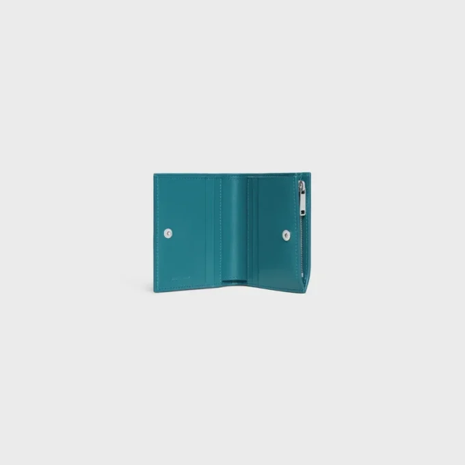 Cartera compacta en piel de becerro granulada